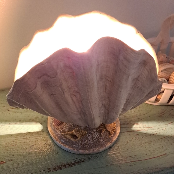 Seashell Table Lamp - Picture 6 of 8